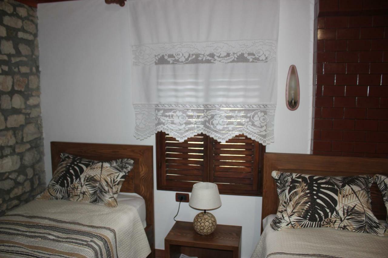 Guesthouse Arjan Berat Exterior foto