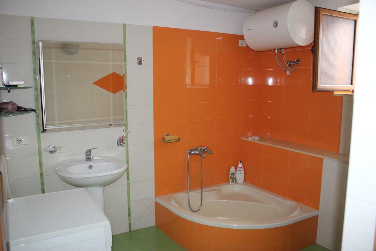 Guesthouse Arjan Berat Exterior foto